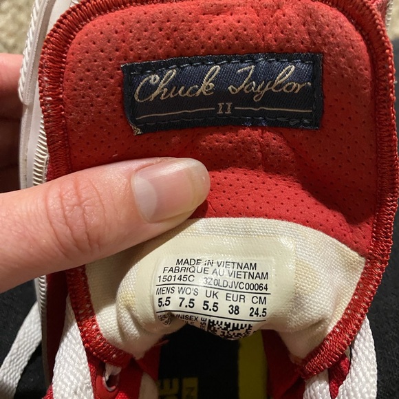 Red High-Top Converse Sneakers Chuck Taylor All Star - Picture 6 of 6